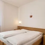Lory 2 Apartman *